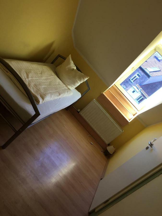 Doppelbettzimmer Mit Bad Кайзерслаутерн Экстерьер фото
