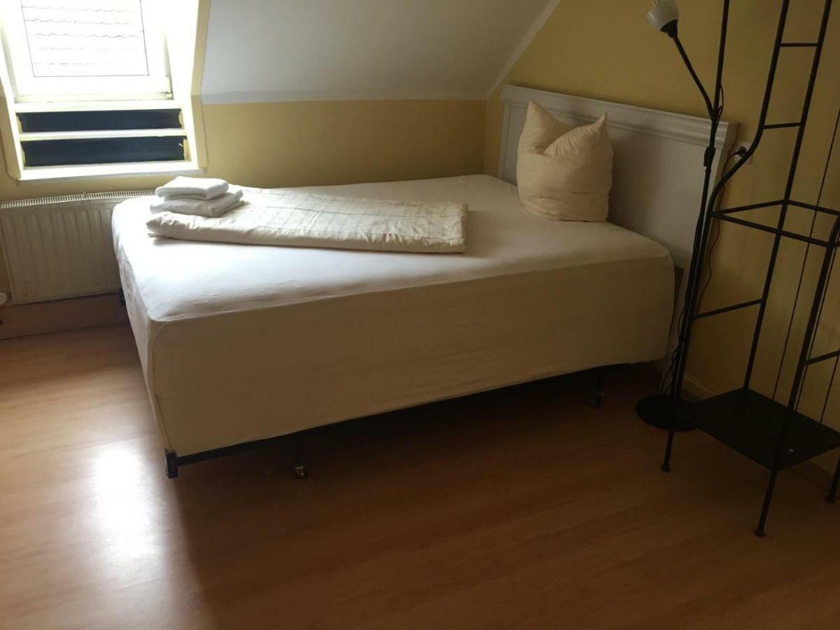 Doppelbettzimmer Mit Bad Кайзерслаутерн Экстерьер фото